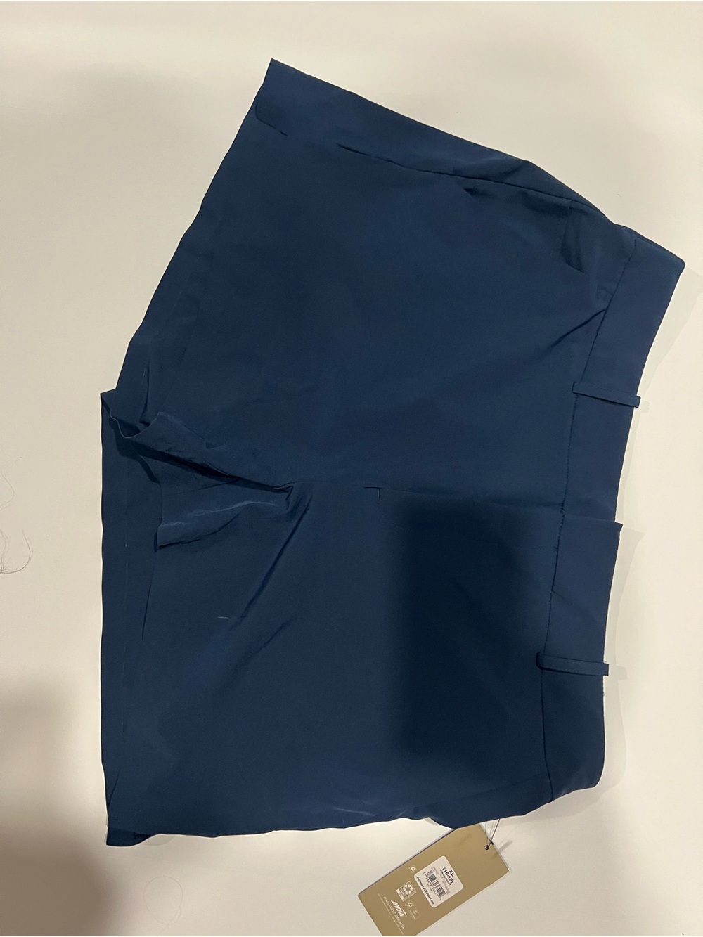 Woman’s Navy Golf Shorts-New with tags-Navy